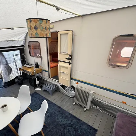 Campingplads Przyczepa Kempingowa - 4-5os , By Wodo Camp Jastarnia